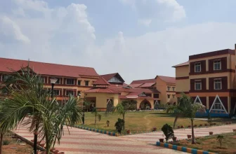 What’S the Best Way to Secure Your Belongings in Hostels?